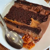 Choco/caramel cake at Aujourd'hui Demain Cafe in Paris