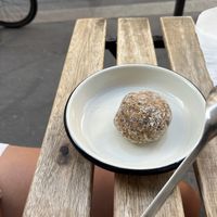 Erdnuss-Coco-Energy-Ball  at Aujourd'hui Demain Cafe in Paris