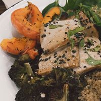 Yummy tofu bowl at Aujourd'hui Demain Cafe in Paris