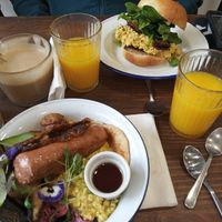 Lil brunch at Aujourd'hui Demain Cafe in Paris