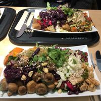 Medium plate  at Sattgrün in Dusseldorf