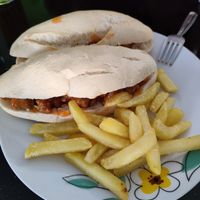 Carne en salsa at Bar D'Kañas in Granada