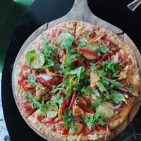 Mediterranean pizza at Wild Food in Granada