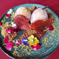 The two 'bees' with their caramel wings 😋 at Wild Food in Granada