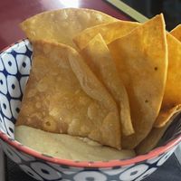 Aperitivo cortesía de la casa, humus. Se agradece!  at Wild Food in Granada