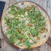 Pizza green at Wild Food in Granada