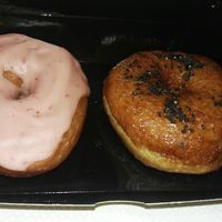 Donuts veganos at Wild Food in Granada