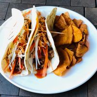 algunas fotos de la comida y postre at Wild Food in Granada