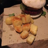 Potato’s and beer burger at Wild Food in Granada