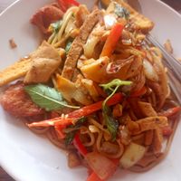 Spaghetti mit Tofu vegan at NumNgern in Khao Sok