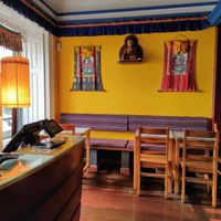 Interior del restaurante at Os Tibetanos in Lisbon