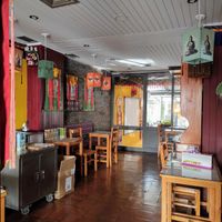 Interior del restaurante at Os Tibetanos in Lisbon