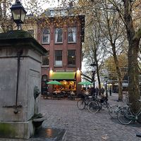 on the corner of the square at Bagels & Beans - Mariaplaats in Utrecht
