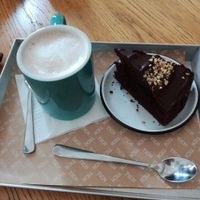 Choco Latte and chocolate cake at TICH Healthy Living in Brussels