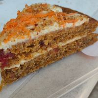 Carott cake (vegan) at Grand Ours in Poitiers
