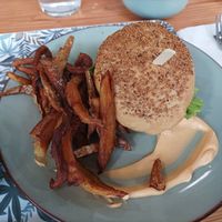 Burger vegan at Grand Ours in Poitiers