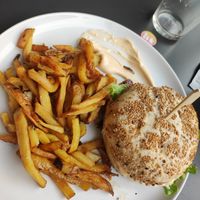 Vegan Burger with seitan patty at Grand Ours in Poitiers