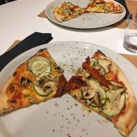Pizza veggie at Pizza Basta Restaurante in Cambrils