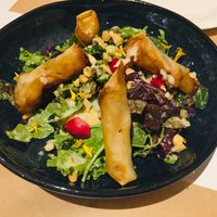 Ensalada de saquitos de pera at Pizza Basta Restaurante in Cambrils