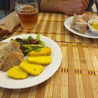 Entradas: queijo de tremoço e paté de grão at Bosque in Sintra