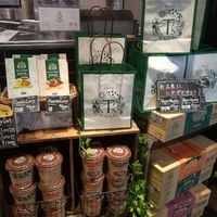 Vegan ramen and curry for souvenir at T's Tantan - Ecute Ueno in Tokyo