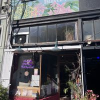 Outsidee  at Beloved Natural Cafe & Organic Juicery in San Francisco