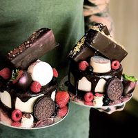 Custom cakes for special occasions at Raw Lovely Two in Thornlands