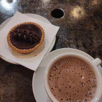 Hot chocolate and chocolate "crostatina" at L'Orto Bistrot in Turin
