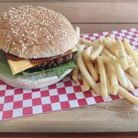 Falafel Tradicional Hamburguer. at Veggie Happy in Queretaro