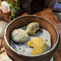 steamed dumplings at Zhu Li Guan in Taipei