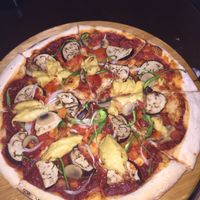 Vegan veggie pizza at Slices in Osaka