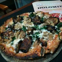 pizza vegana arrabbiata at Pizzeria Dolomiti in Albacete