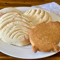 Conchas y puerquito  at Soy Concha Bakery in Santa Ana