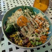 Tofu bowl at Deli Linz in Linz