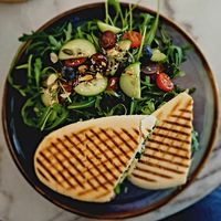 Delicious contrast betwee  the crunchy bread and the soft avocado and "fake chicken" pieces 😋 at Plant B in Antwerpen
