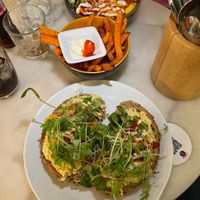 Poké Bowl, Sweet potatoe fries and no-egg salad sandwich  at Plant B in Antwerpen