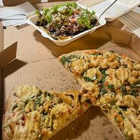 Alfredo pizza and nachos   at Herbivores in Kailua Kona