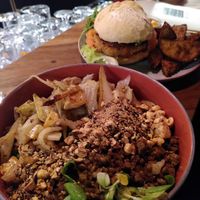 Super tasty Pear fennel salad and onion Baji burger at Het Strand - The Strand in Leuven