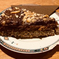 Tarte chocolat au cacahuètes avec base pistache (délicieux)  at Het Strand - The Strand in Leuven