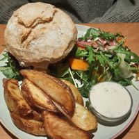 Burger with portobello mushroom and wedges and salad #Veganuary at Het Strand - The Strand in Leuven