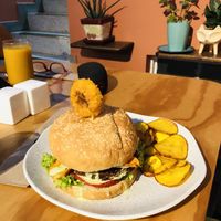 Súper hamburguesa apañada   at Cherry's Cocina in Pereira