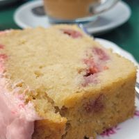 Raspberry vanilla sponge at Sundowners in Exmouth