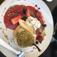 Crumpet with pear at Deedot Coffee in Holland Park West