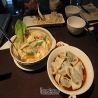 Tofu and veg hot pot, and amazing Sichuan style dumplings at Jujube Tree 枣子树素餐厅 - 成都铂金城店 in Chengdu