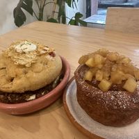 Focaccia de no Pavo y roll de manzana   at Pulpa Amor Liquido  in Mexico City