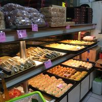 Baked products  at Xīn Xīn YīYuán Táng  鑫鑫一元堂 in Taipei
