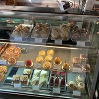 The counter at Pastelería y Panadería Sinfonía in Santiago