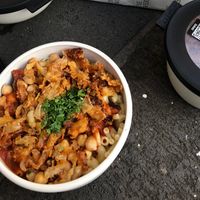 L-mittlere Größe R-„kleine“ Größe at Kuschari König in Cologne