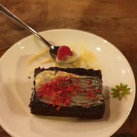 Brownie too small for the price at Vantra Vegan in London