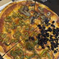 Pizza sin queso  at 5 Esquinas Trattoria in Havana